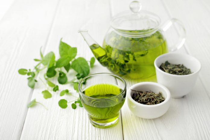 taza de té verde saludable
